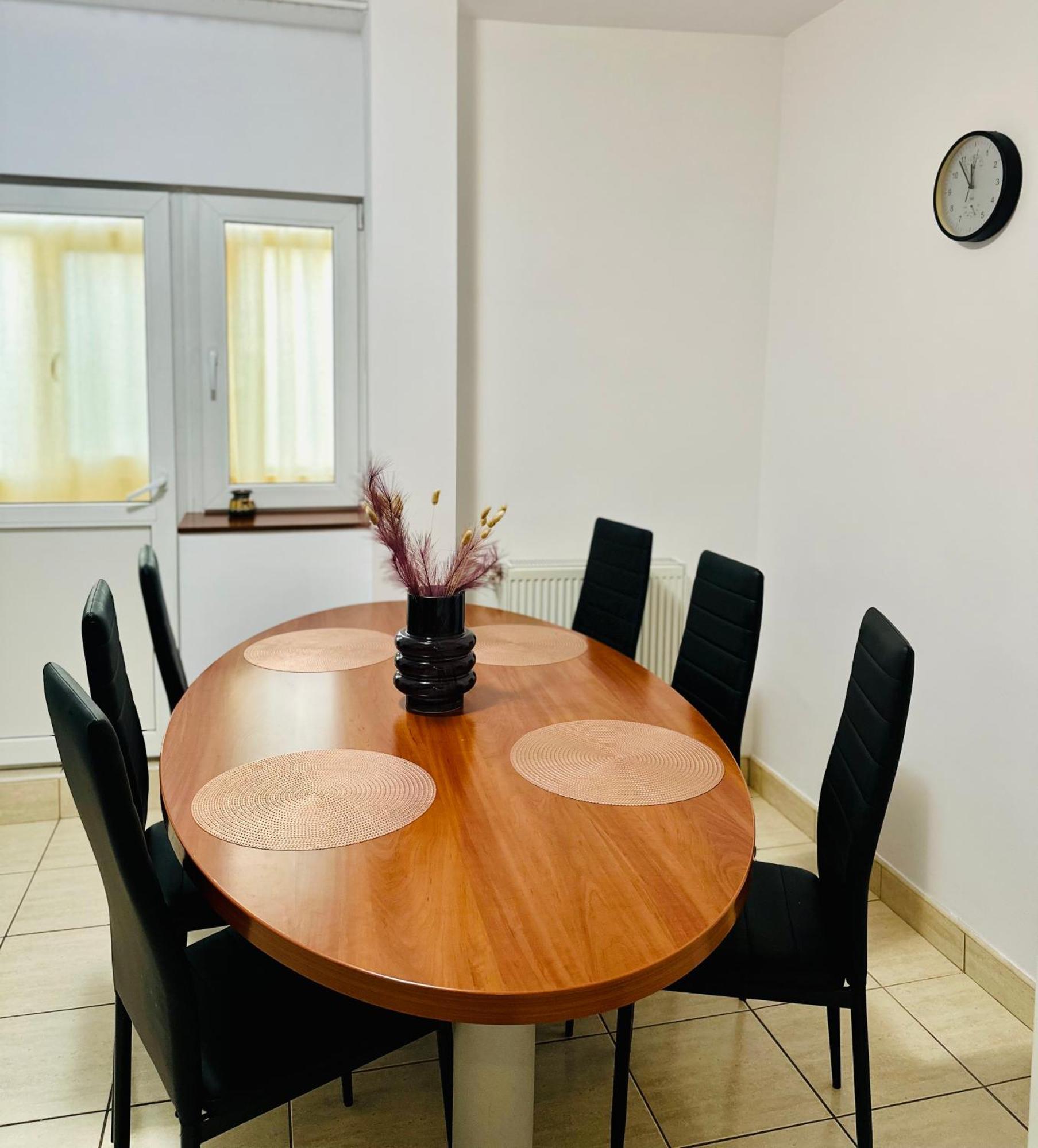 Tranquil Unirii Residence - Elegant & Spacious Living With Parking Steps From Parliament Bucareste Exterior foto