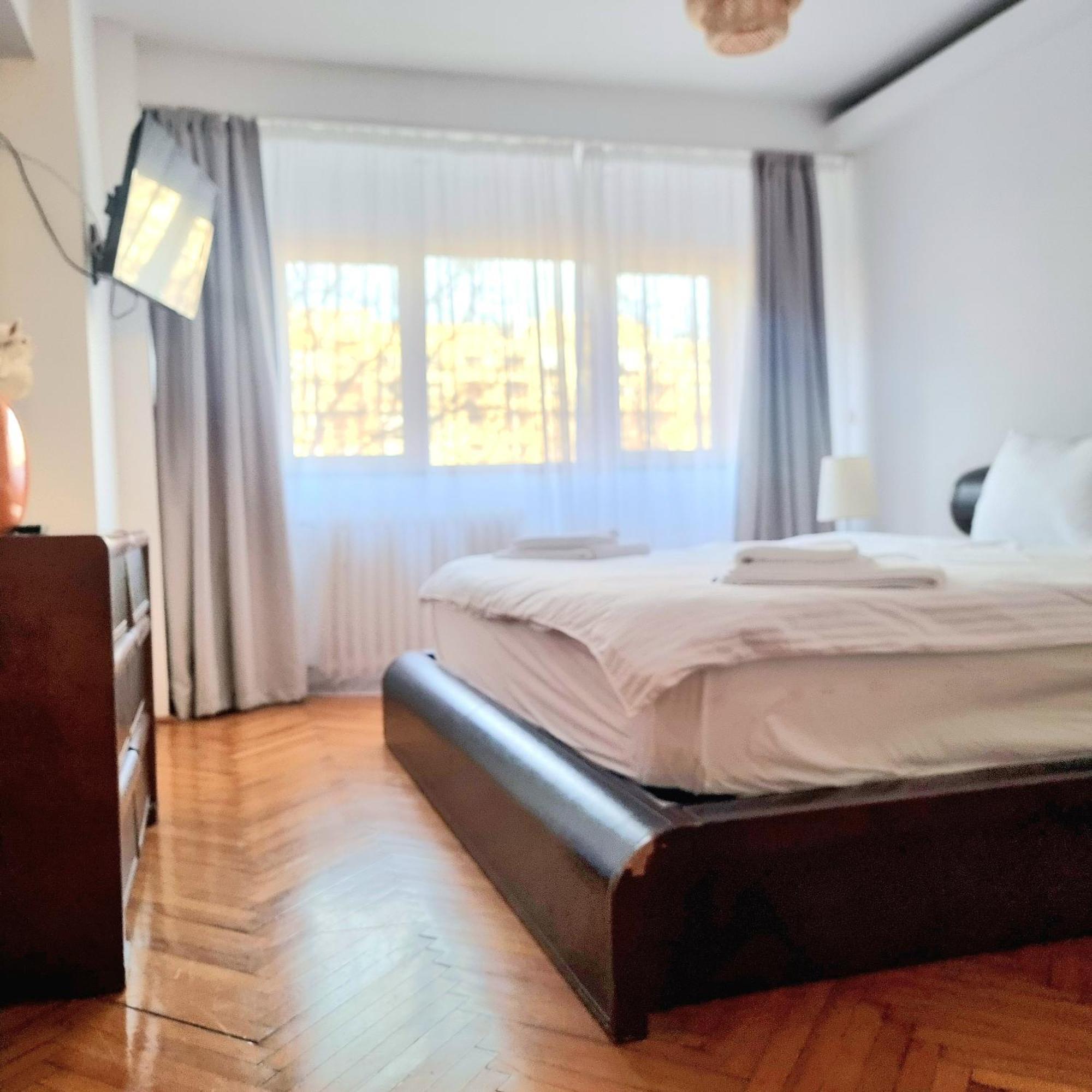 Tranquil Unirii Residence - Elegant & Spacious Living With Parking Steps From Parliament Bucareste Exterior foto